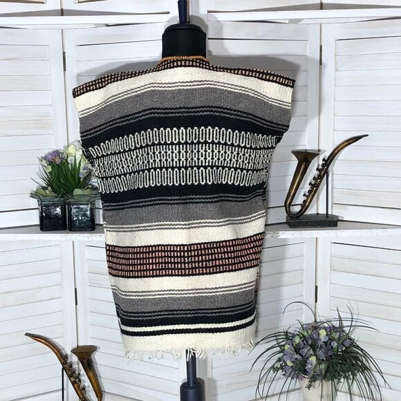 Vintage 70s Woven Fringe Blanket Poncho Vest Size M L - Picture 5 of 9